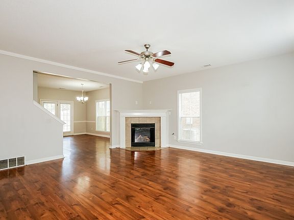 5th image of 10176 Evening Hill Dr
