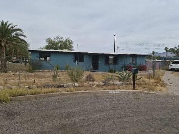 2nd image of 5305 E 28th St