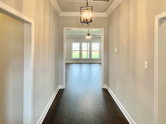 2nd image of 205 Nellie Faye Ln