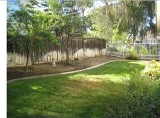 736 Walnut Ln, Corona, CA 92881