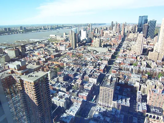 Rented by Sotheby's International Realty | media 2