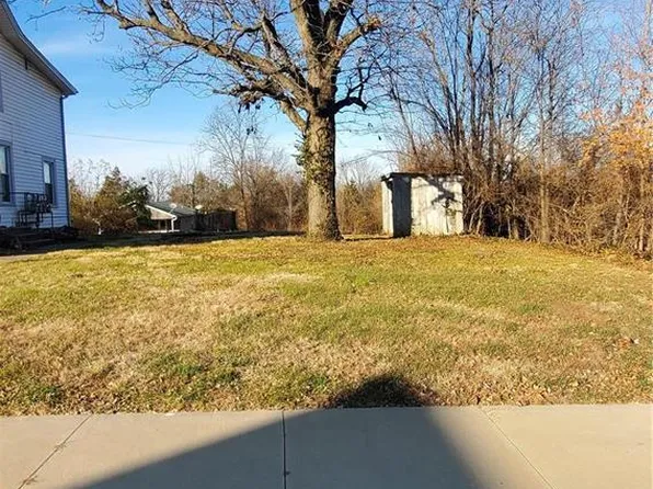 313 Veterans Memorial Pkwy, Wright City, MO 63390