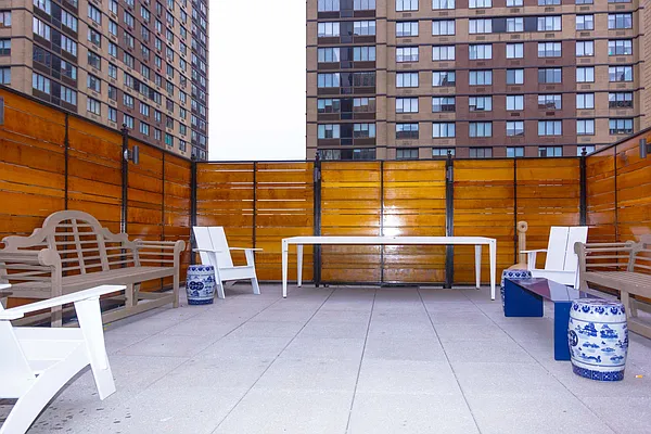 Rented by Level Group | media 11