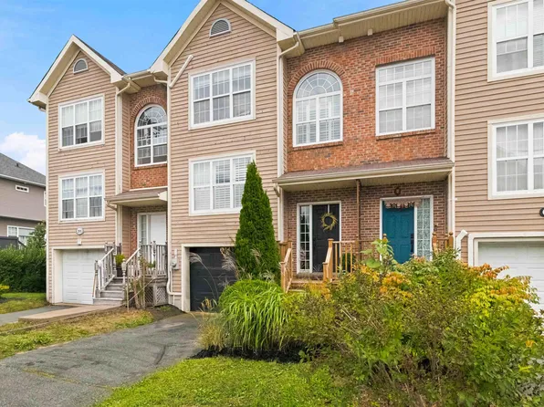 291 Rutledge St, Bedford, NS B4A 4L1