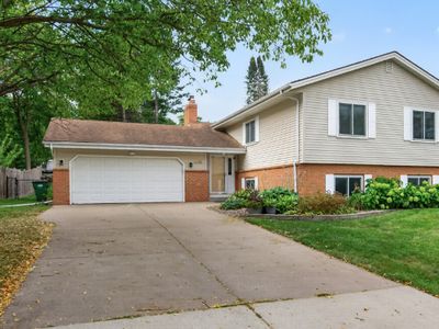 8715 N Brook Ave N, Brooklyn Park, MN, 55428