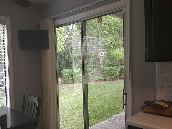 5th image of 1369 E Evergreen Dr Unit 1