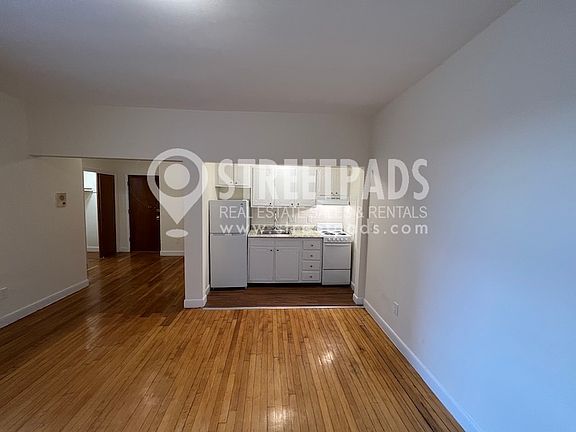 Living Room/Kitchen