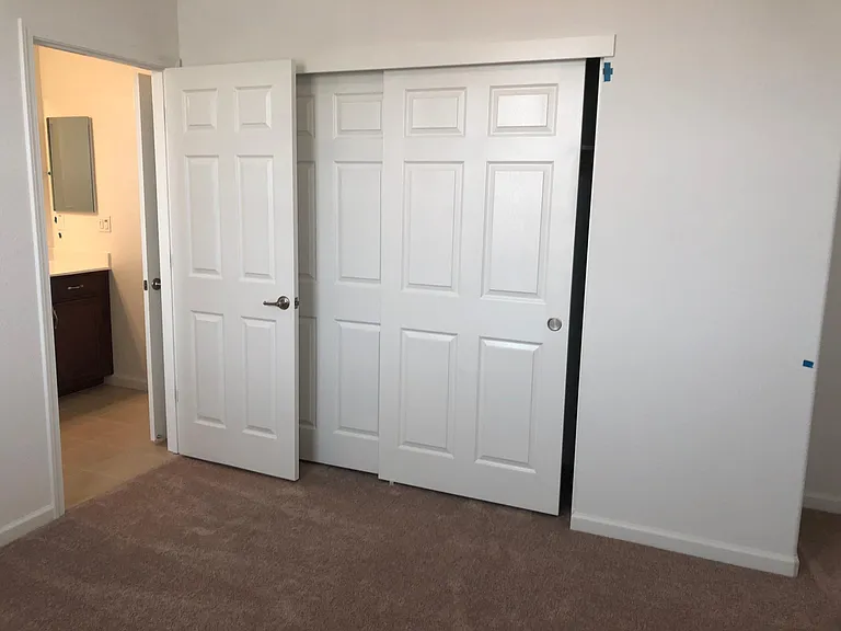 4033 Southampton St — Photo 16