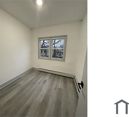 1st image of 31 Victor St APT 1
