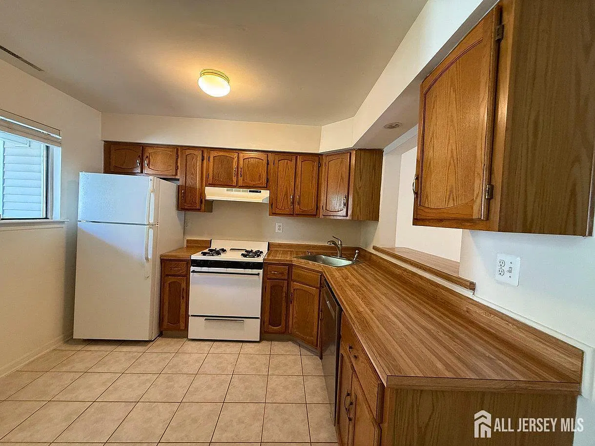 3 bed, 2.5 bath, 1463 sqft, $2,900 — Photo 4