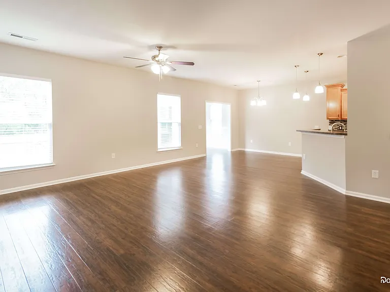 112 Vango Dr — Photo 5