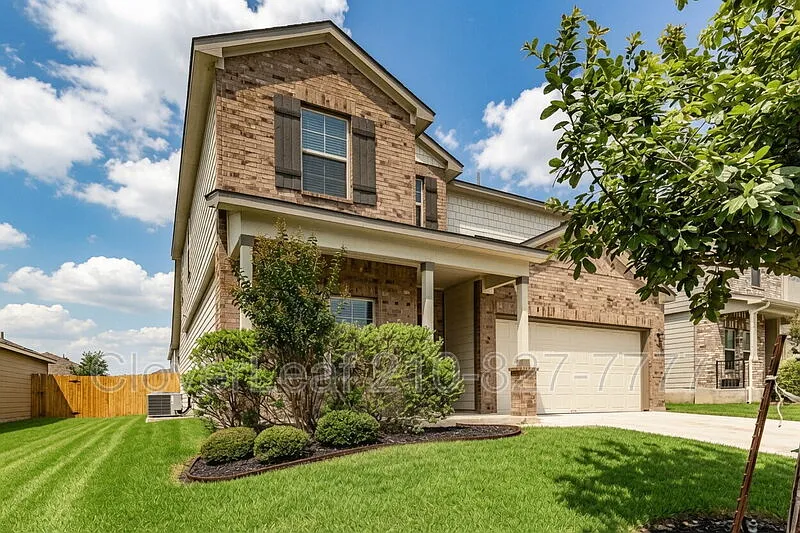 4 bed, 2.5 bath, 2335 sqft, $2,495 — Photo 3