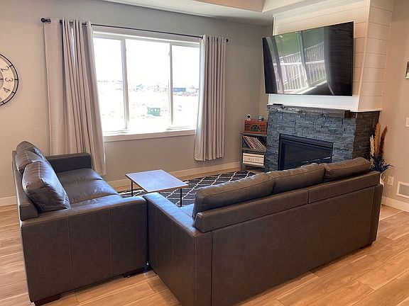 5th image of 3811 Silver Blvd