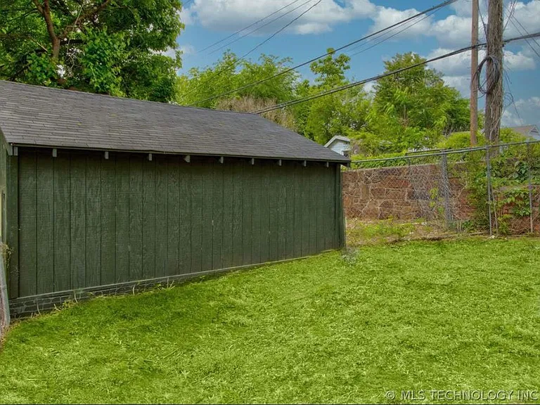 608 N McKinley Ave — Photo 15