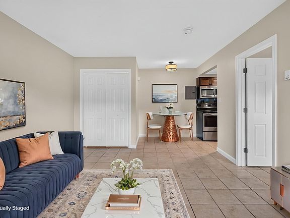 3rd image of 14 Arizona Ter APT 8