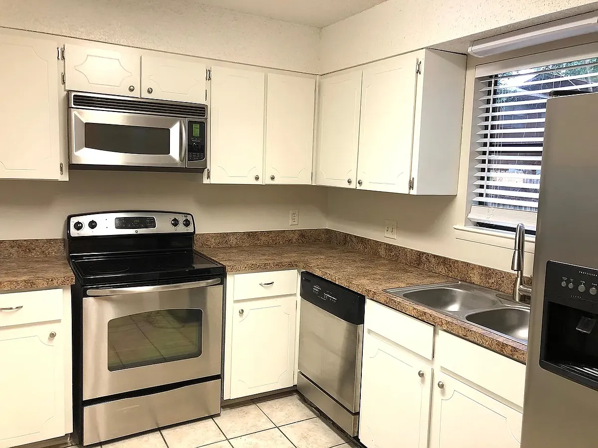 Building Photo - 44 5th St #133