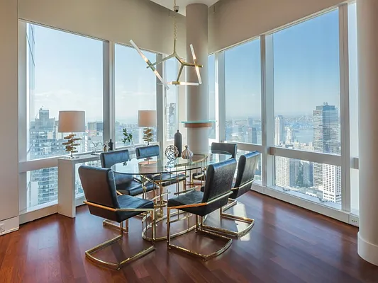 Sold by Sotheby's International Realty | media 7