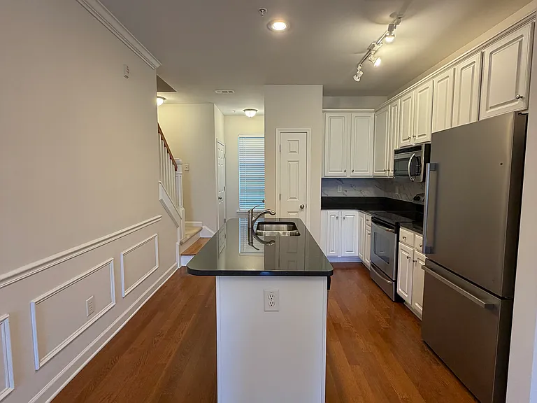 926 Iris St #E — Photo 16