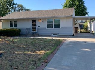 1317 E 10th Ave, Hutchinson, KS 67501