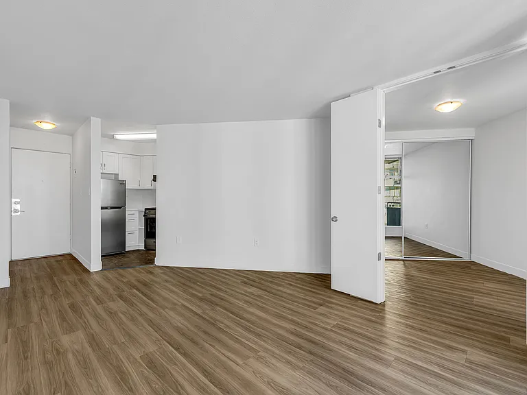 1600L Beach Ave — Photo 18