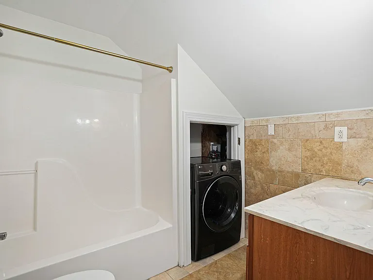 7712 Dolly Dr — Photo 40