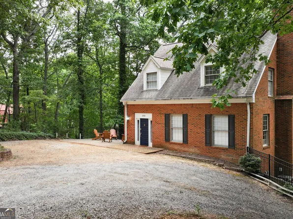 3978 Pine Shore Cir, Gainesville, GA 30501