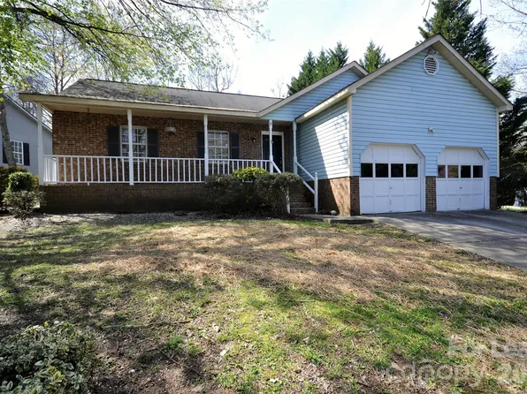 6041 Acadian Woods Dr, Charlotte, NC 28227