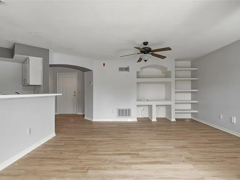 7300 Westpointe Blvd #725 — Photo 12