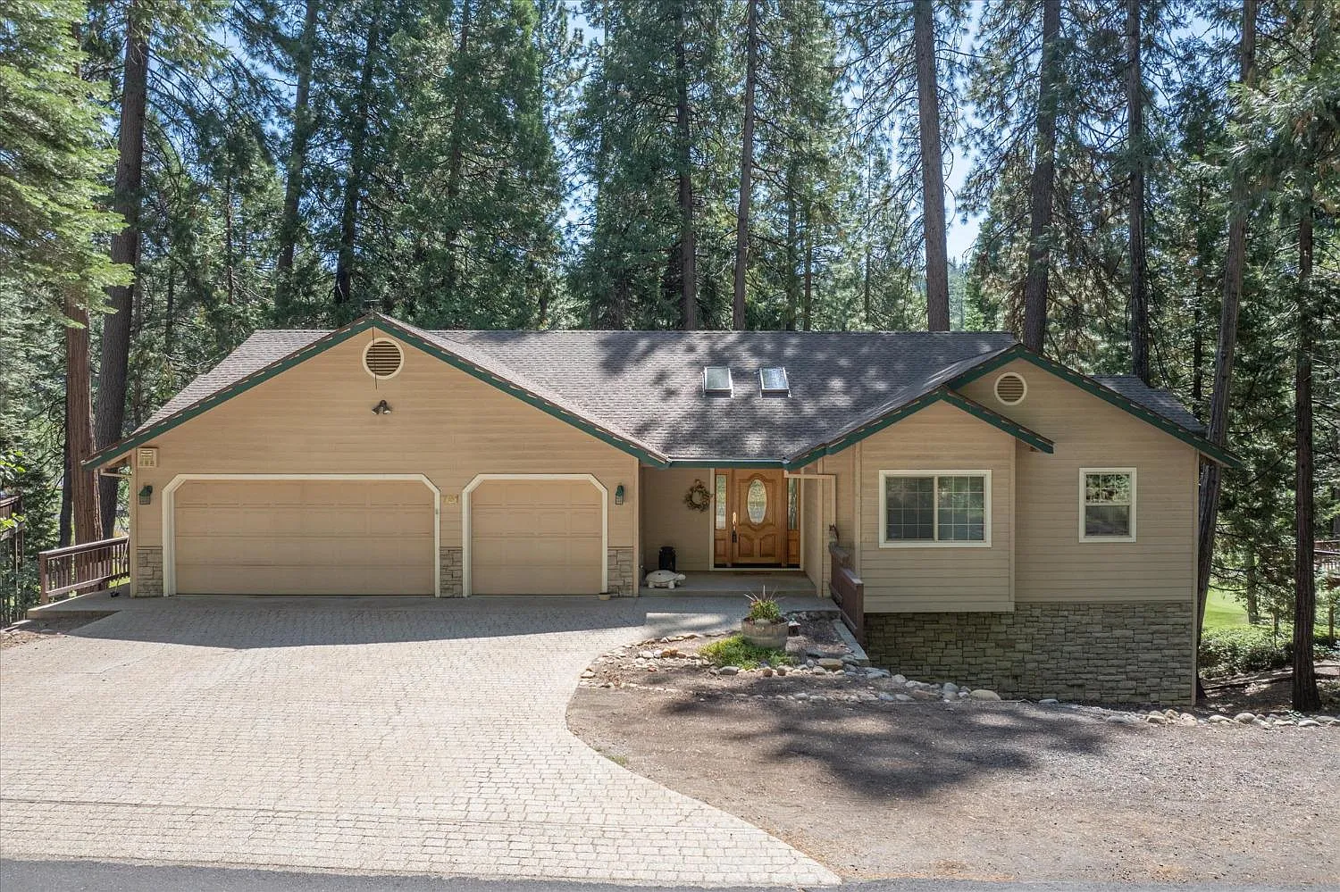 791 Blue Lake Springs Dr photo 1