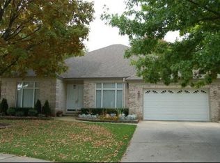 129 Founders Pointe S, Bloomingdale, IL 60108