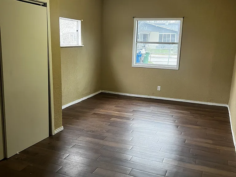 502 W Academy St — Photo 11