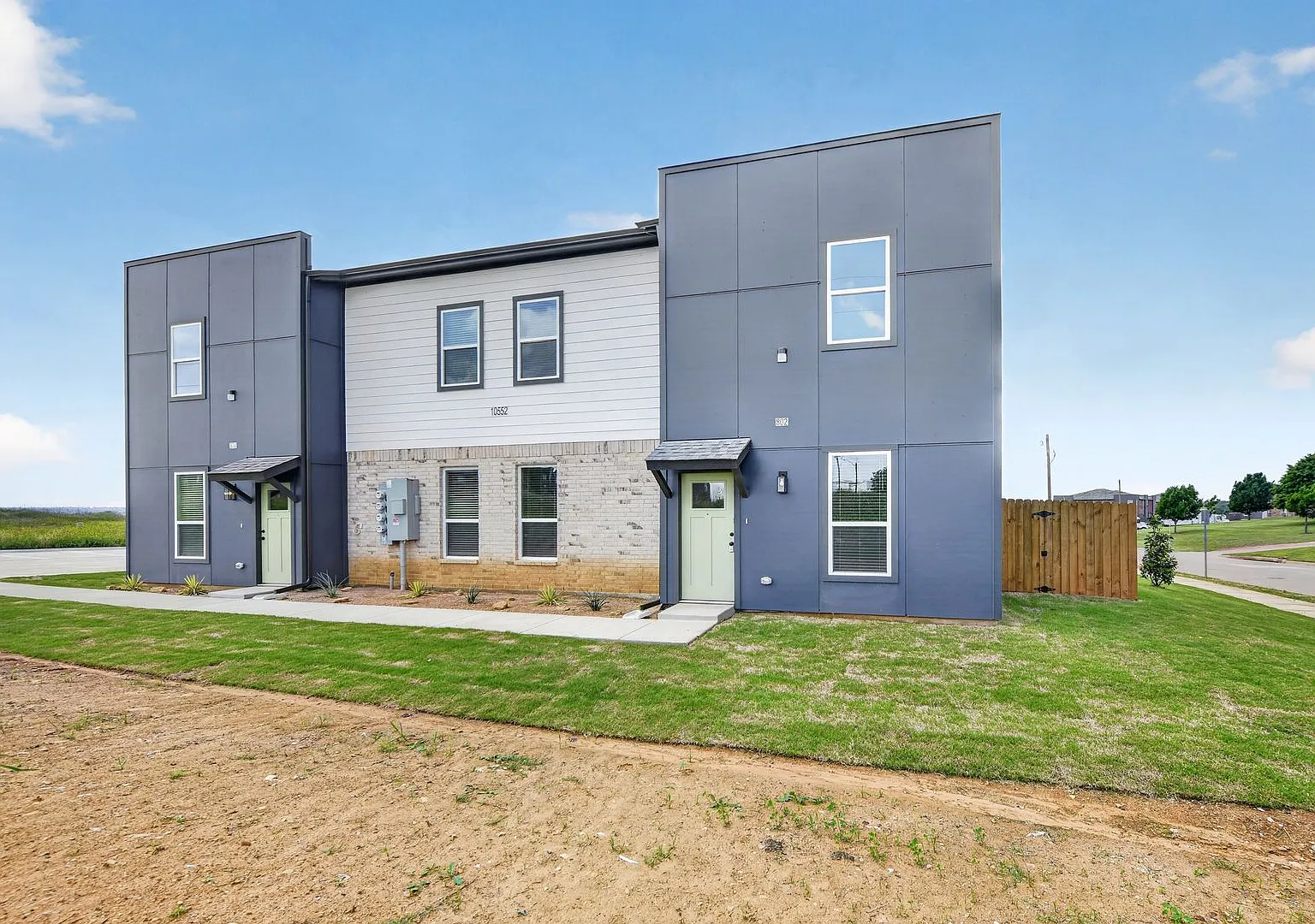 Yasmin Court Townhomes — Photo 1