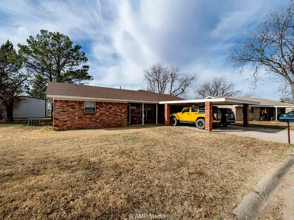 1306 Portland Ave, Stamford, TX 79553