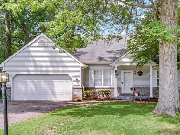 708 S 18th St, Chesterton, IN 46304