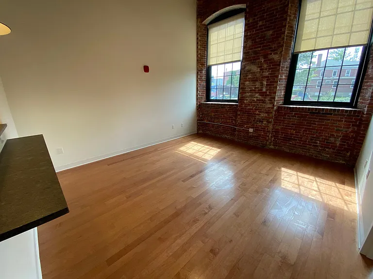 Lincoln Lofts — Photo 32