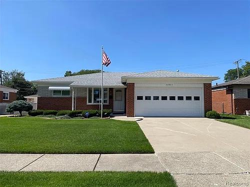 32827 Dover Ave Photo 1