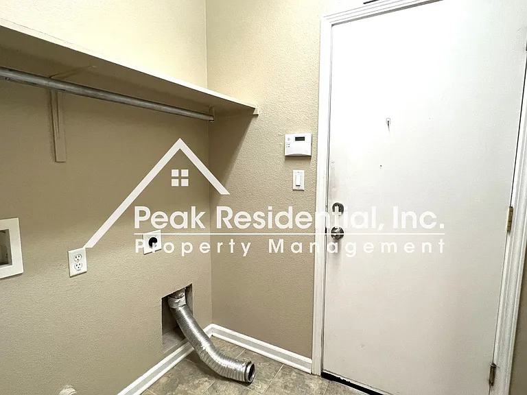 9409 Trolio Way — Photo 15