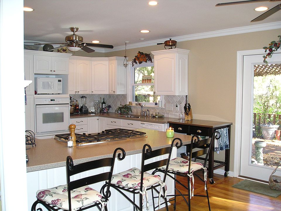 Chef's kitchen