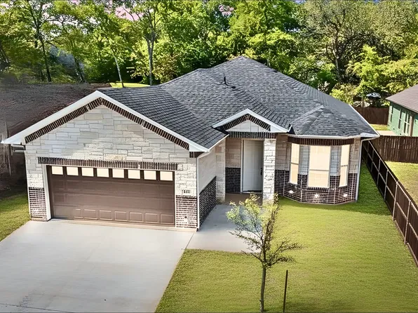 413 Henderson St, Bonham, TX 75418