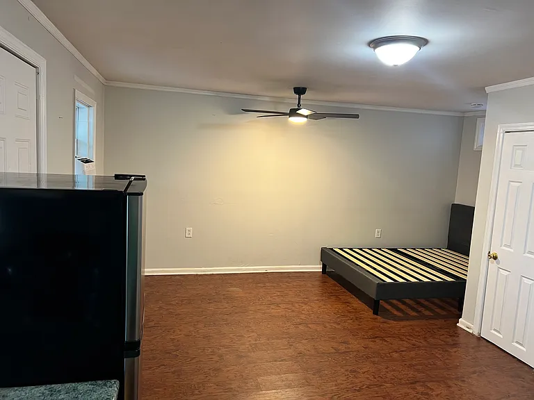 1216 E Duffy St #A — Photo 4