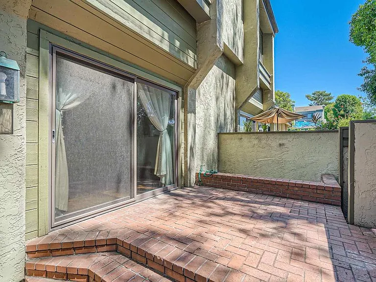 3253 Caminito Eastbluff — Photo 4
