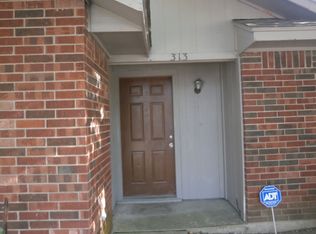 313 Bryant Ln, Cedar Hill, TX 75104