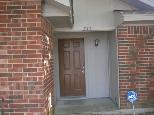 313 Bryant Ln, Cedar Hill, TX 75104