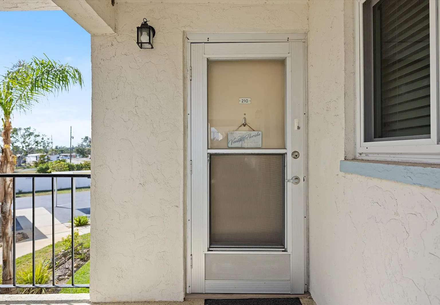 2 bed, 971 sqft, $1,650 — Photo 2