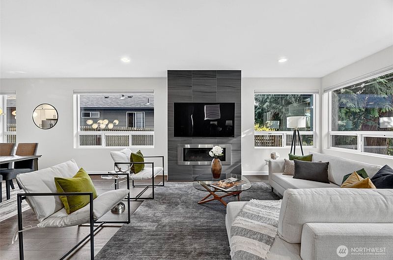 3rd image of 7707 18th Avenue SW