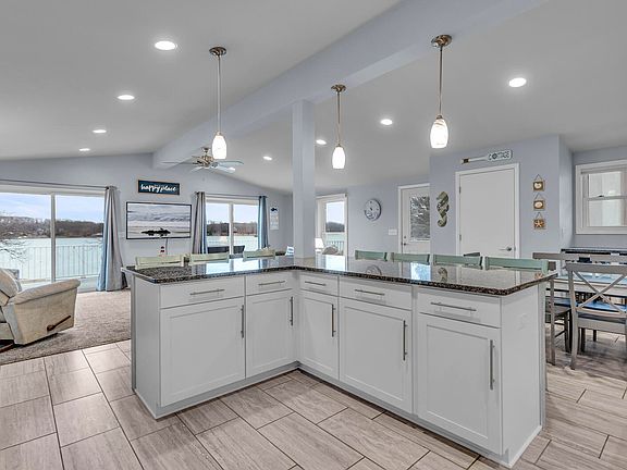 3rd image of 11767 Greenbriar Dr