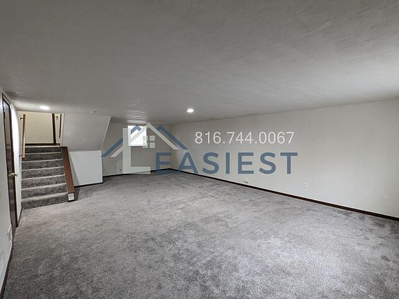 4th image of 2904 N River Ter