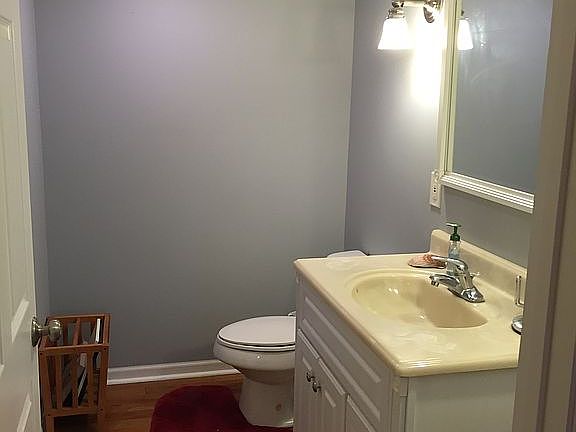 2nd image of 2181 Valley View Dr