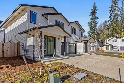 Santiam Canyon Luxury Townhomes Photo 1 Santiam Canyon Luxury Townhomes Photo 1
