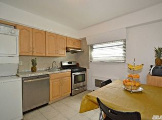 7415 220th St, Bayside, NY 11364